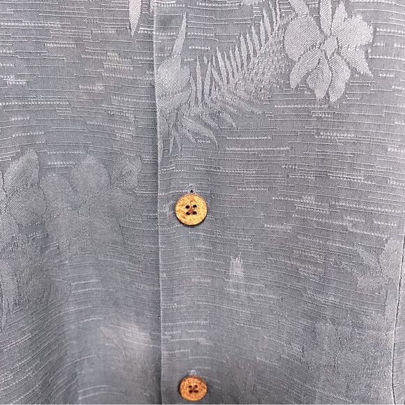 TOMMY BAHAMA Vintage Monochrome Tropical Floral 100% Silk Short Sleeve Shirt - Picture 4 of 11